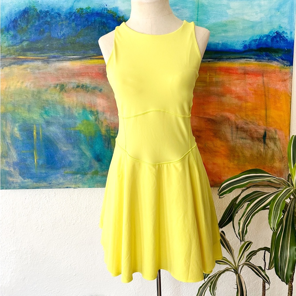 Lululemon Womens Court Crush Athletic Dress in Electric Lemon, sz 8 - Picture 2 of 12